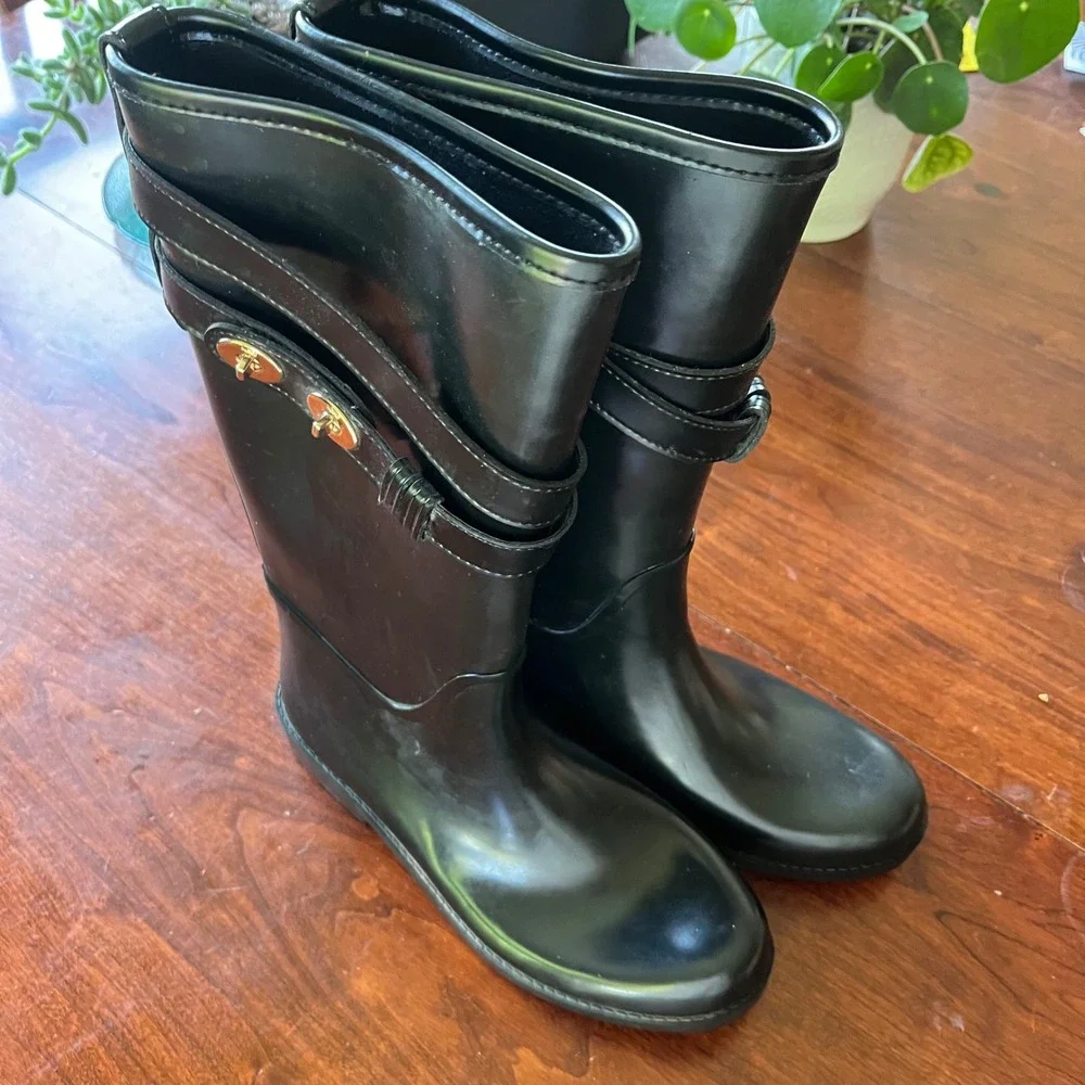 Coach Trisha Black Rubber Rain Boots Gold Turnlock Tall Womens 7B Q7190